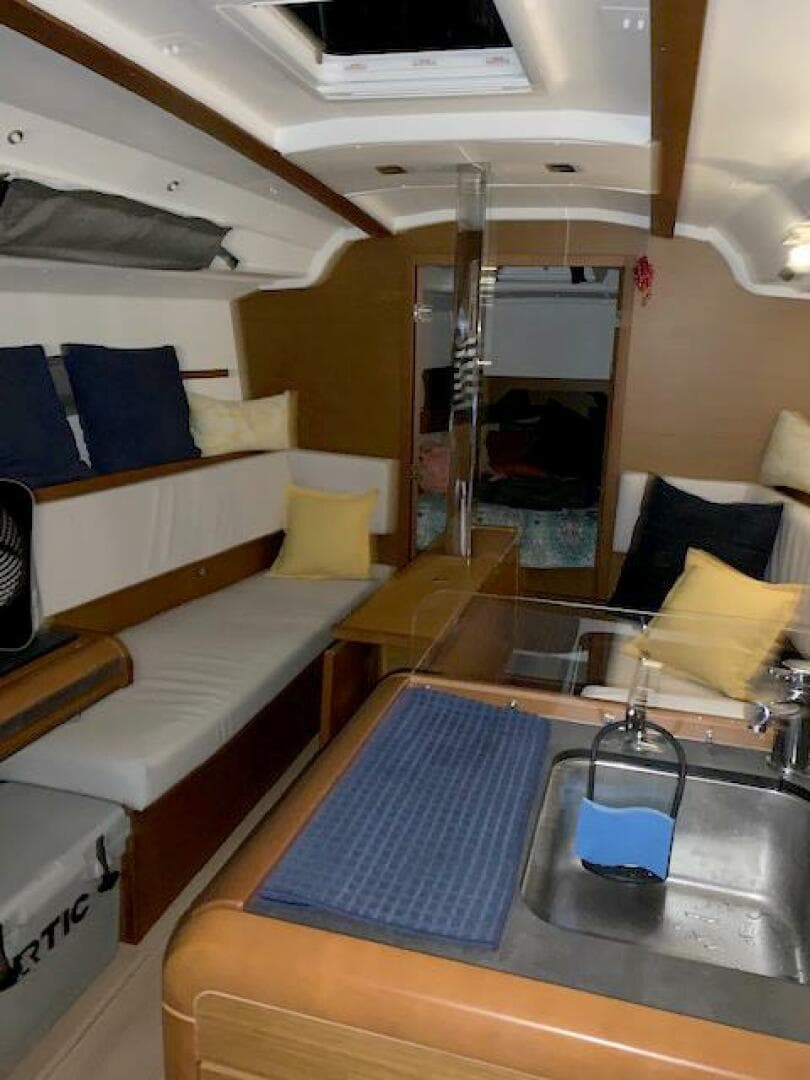 2019 Jeanneau Sun Odyssey 349