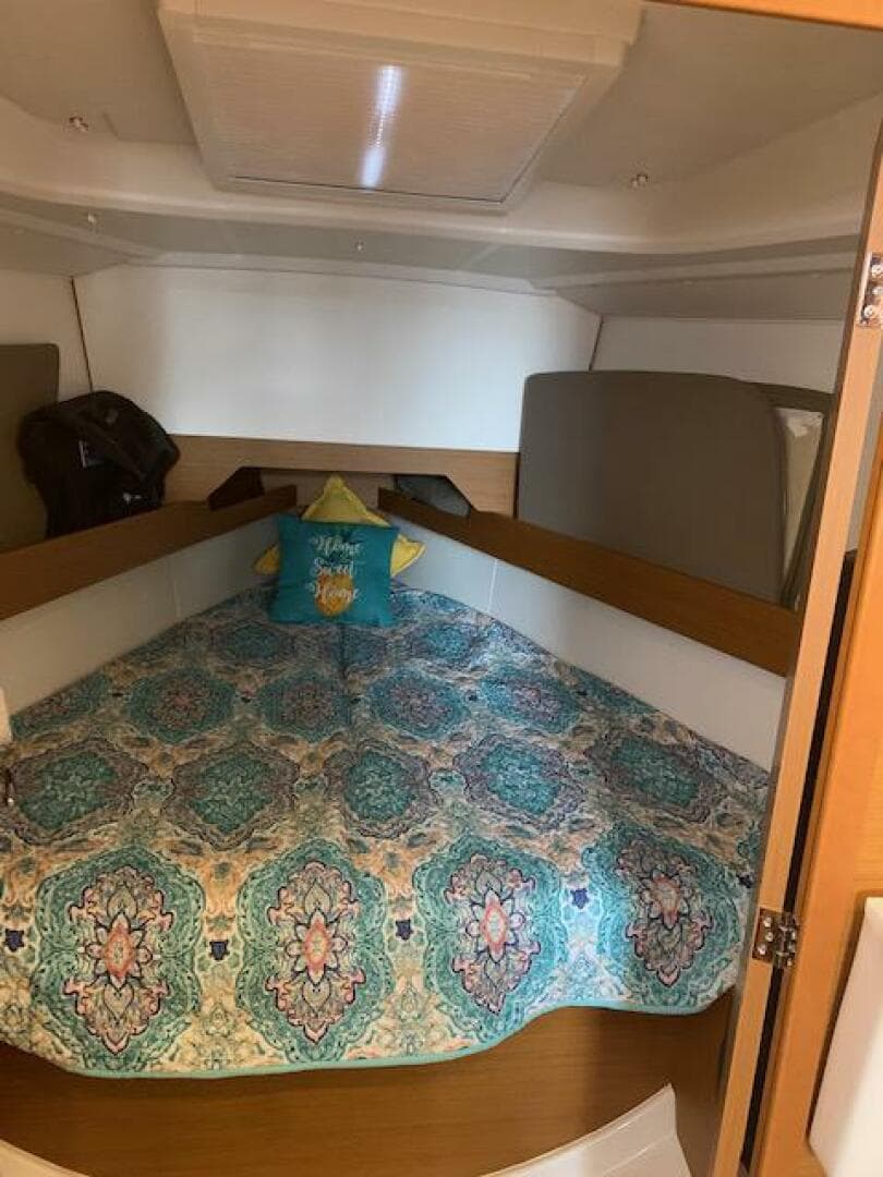 2019 Jeanneau Sun Odyssey 349