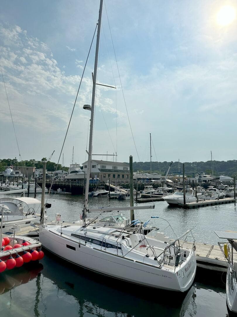 2019 Jeanneau Sun Odyssey 349