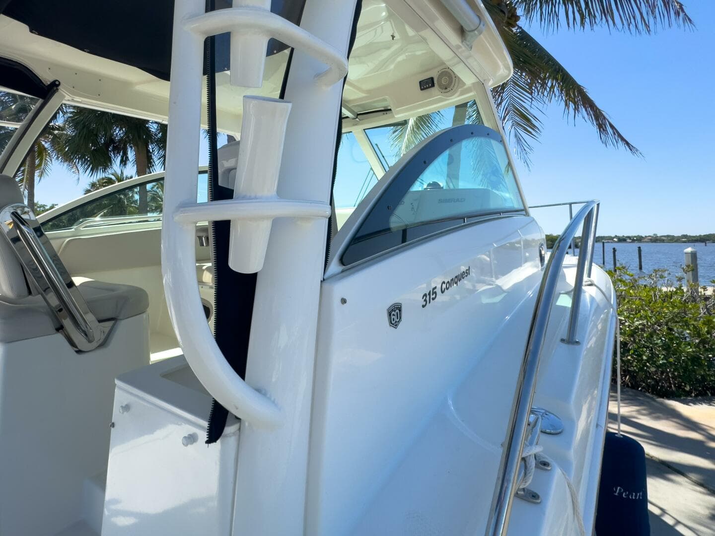 2018 Boston Whaler 315 Conquest