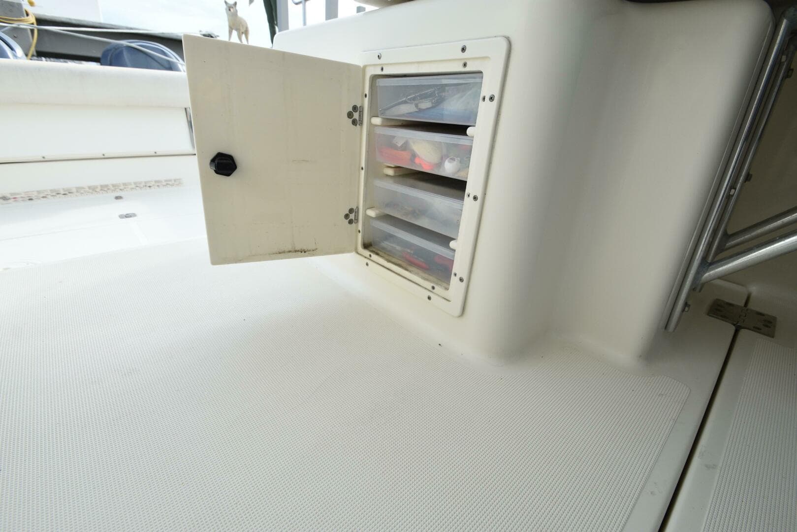 2005 Pursuit 3070 Offshore Express