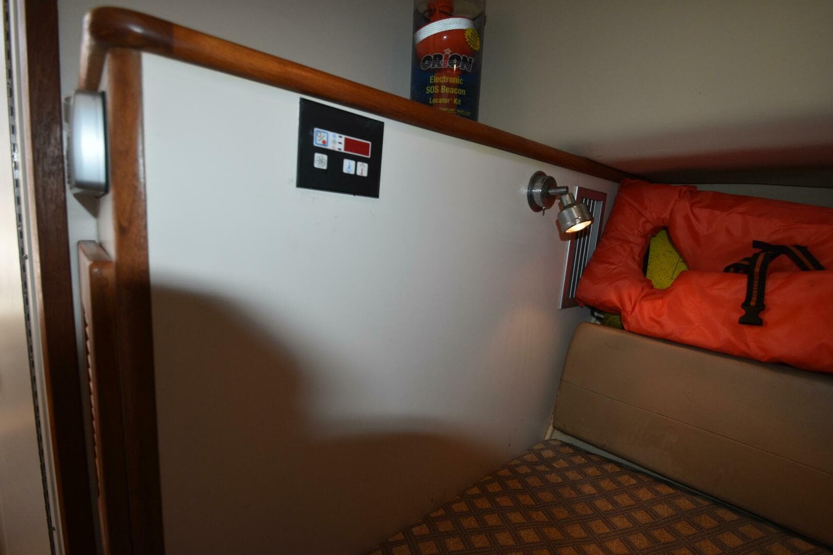 2005 Pursuit 3070 Offshore Express