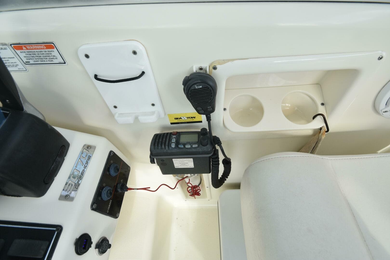 2005 Pursuit 3070 Offshore Express