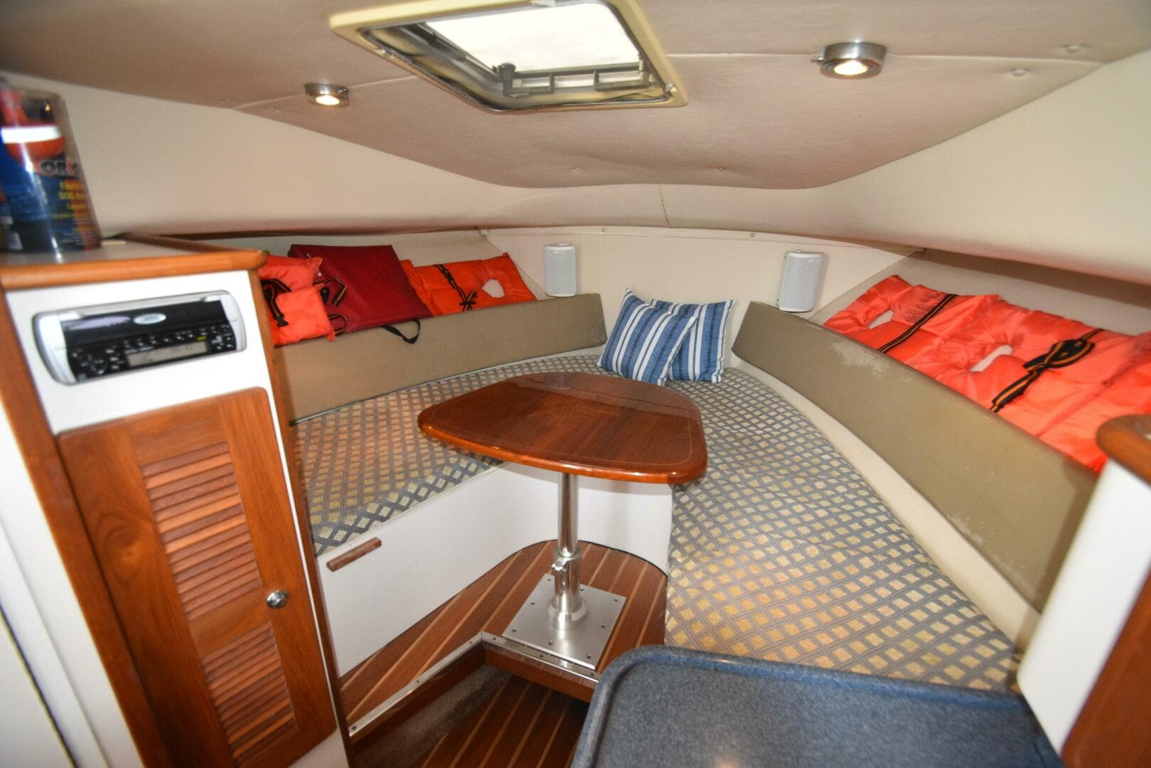 2005 Pursuit 3070 Offshore Express