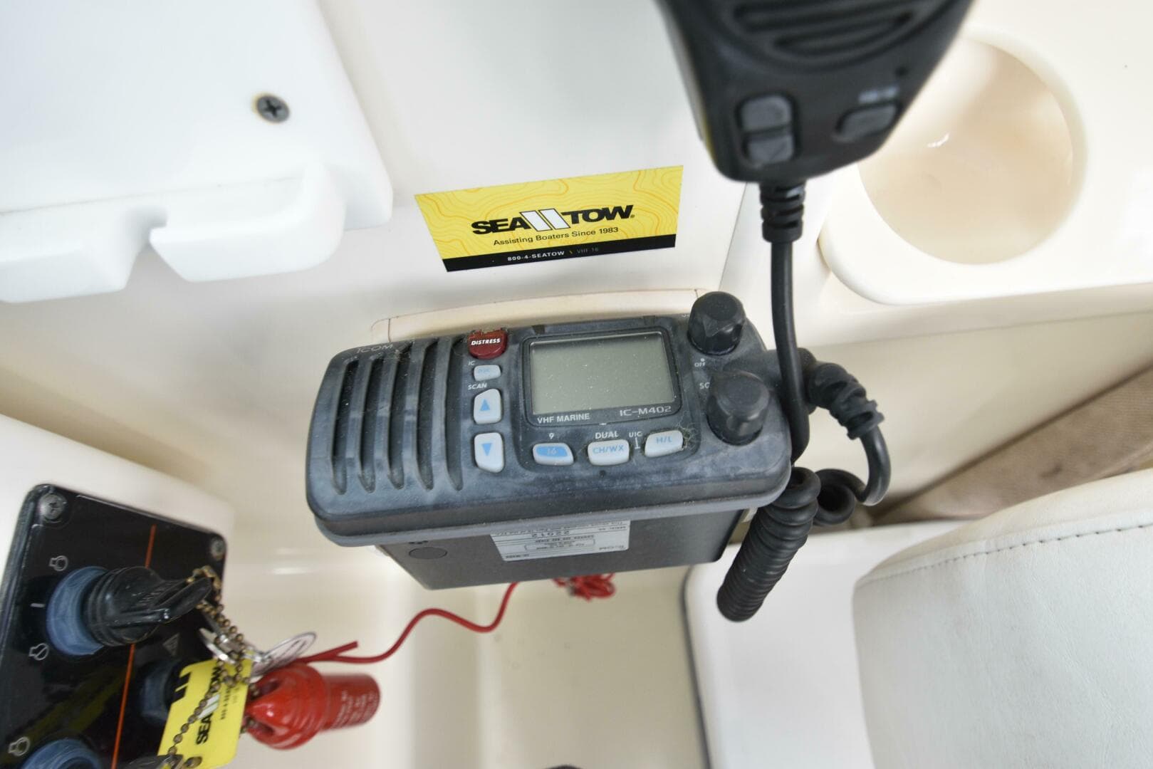 2005 Pursuit 3070 Offshore Express