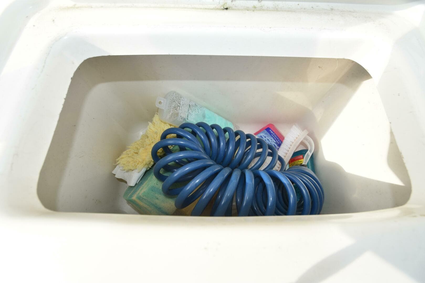 2005 Pursuit 3070 Offshore Express