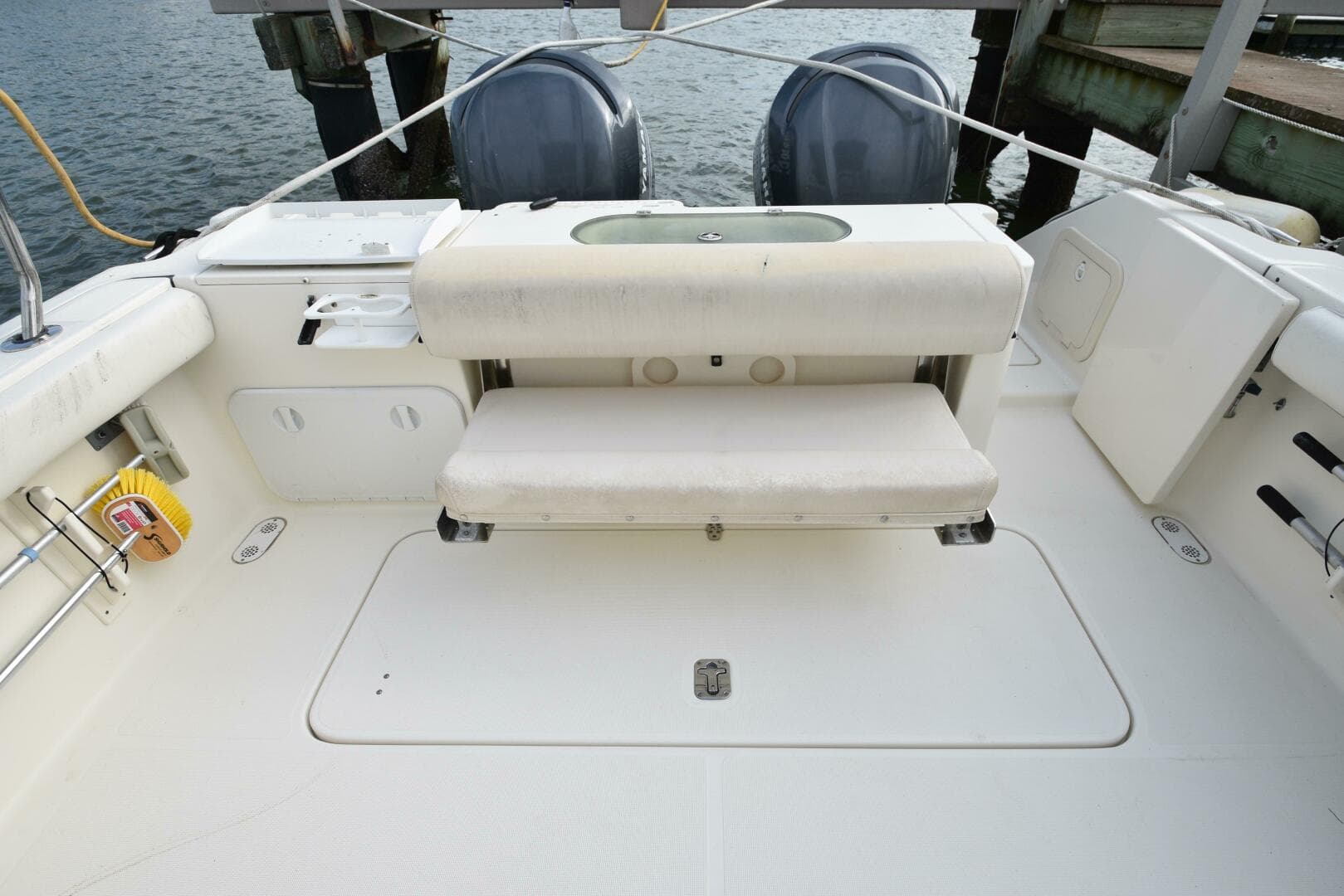 2005 Pursuit 3070 Offshore Express