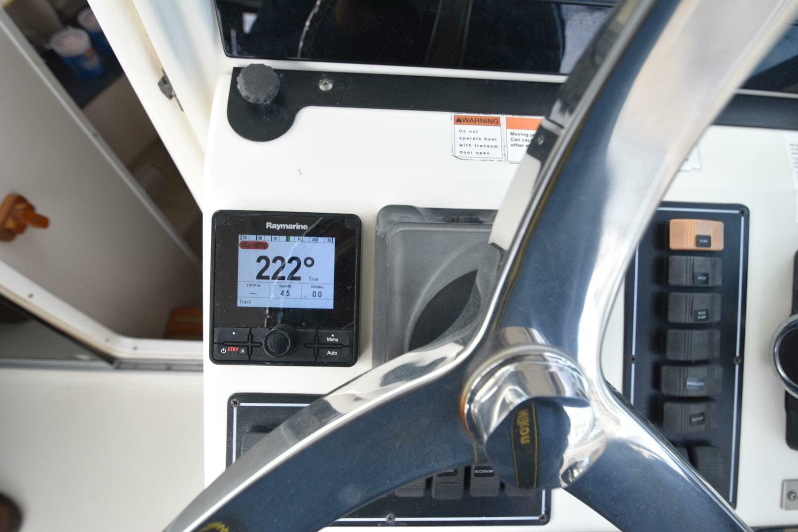 2005 Pursuit 3070 Offshore Express