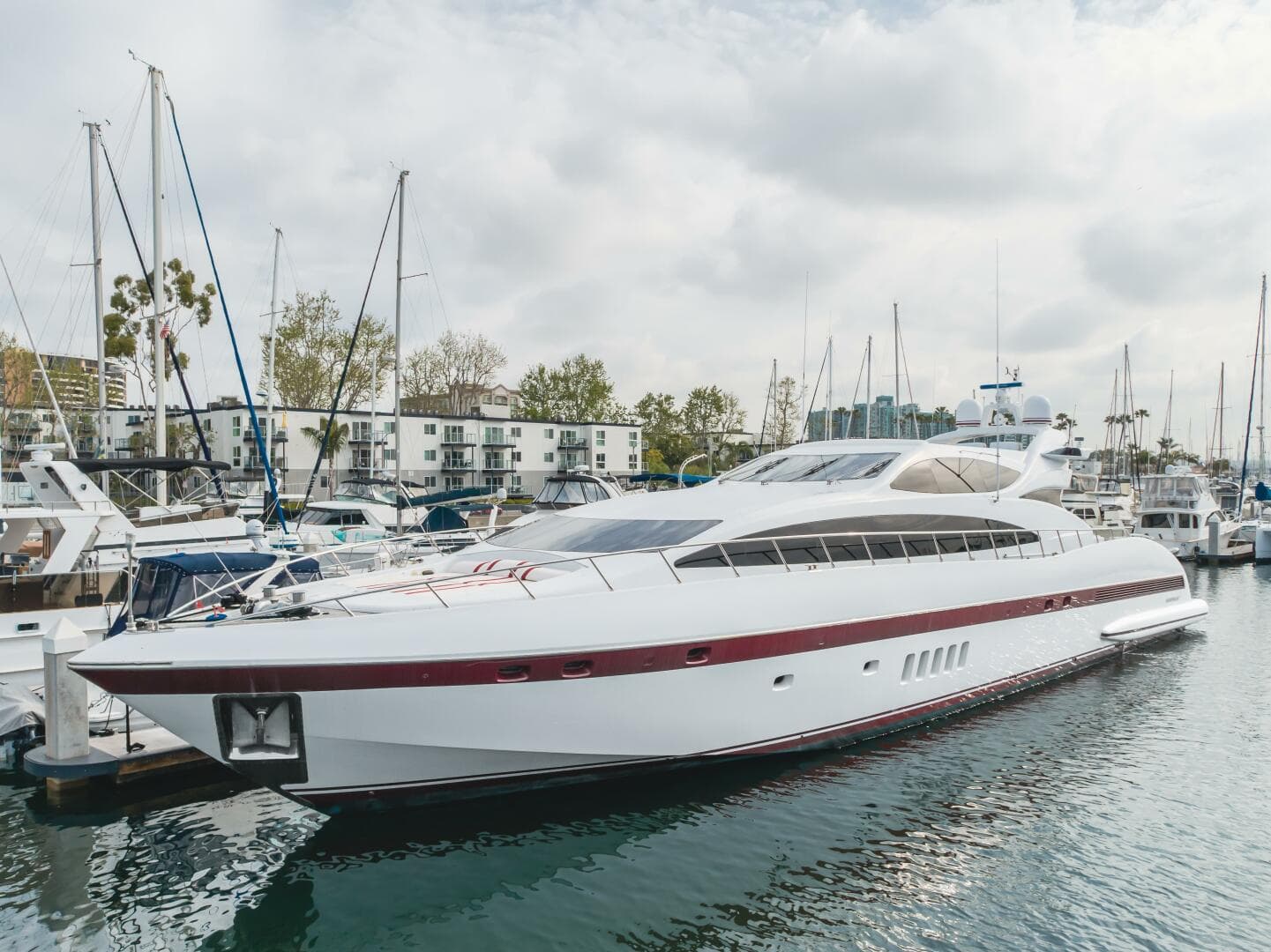 2004 Mangusta 105 Sport