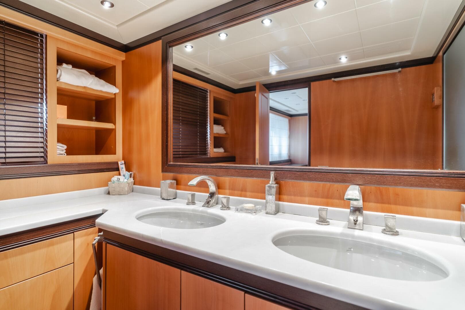 2004 Mangusta 105 Sport