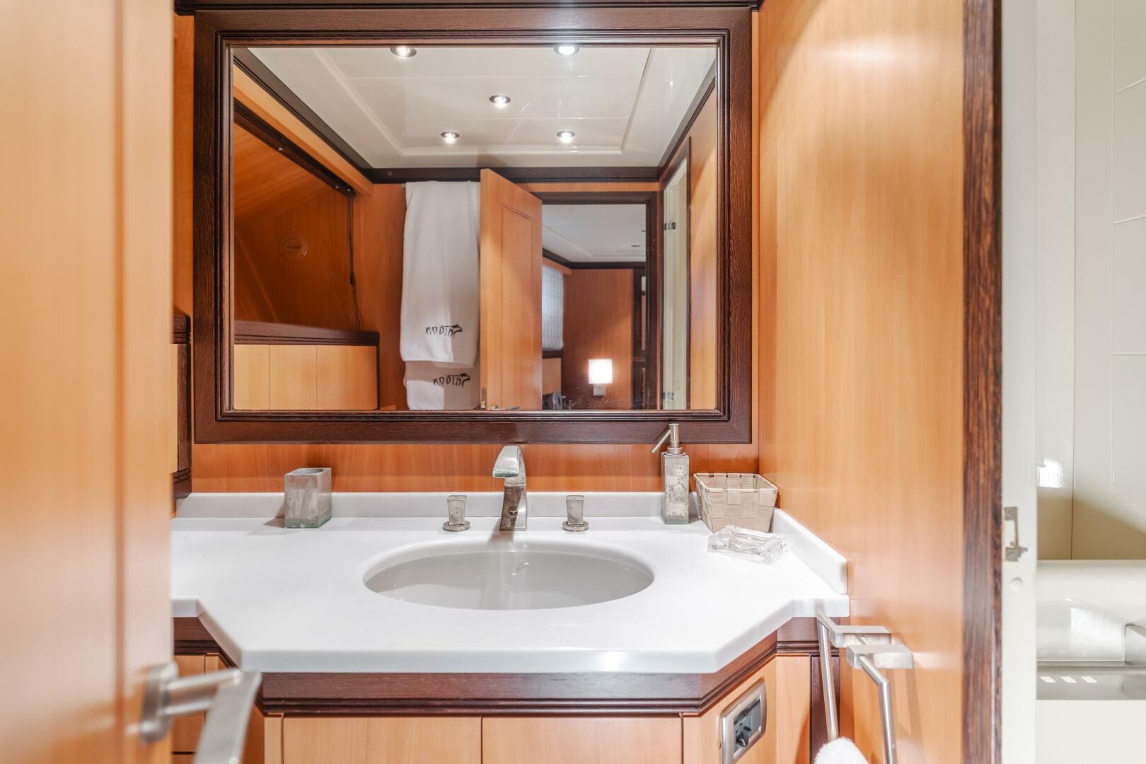 2004 Mangusta 105 Sport