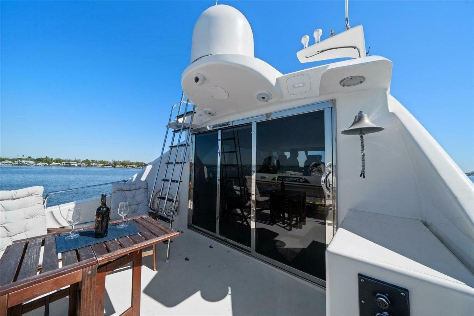 1997 Lazzara Yachts EB 76