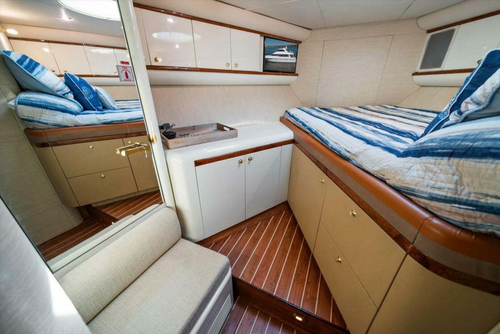 1997 Lazzara Yachts EB 76