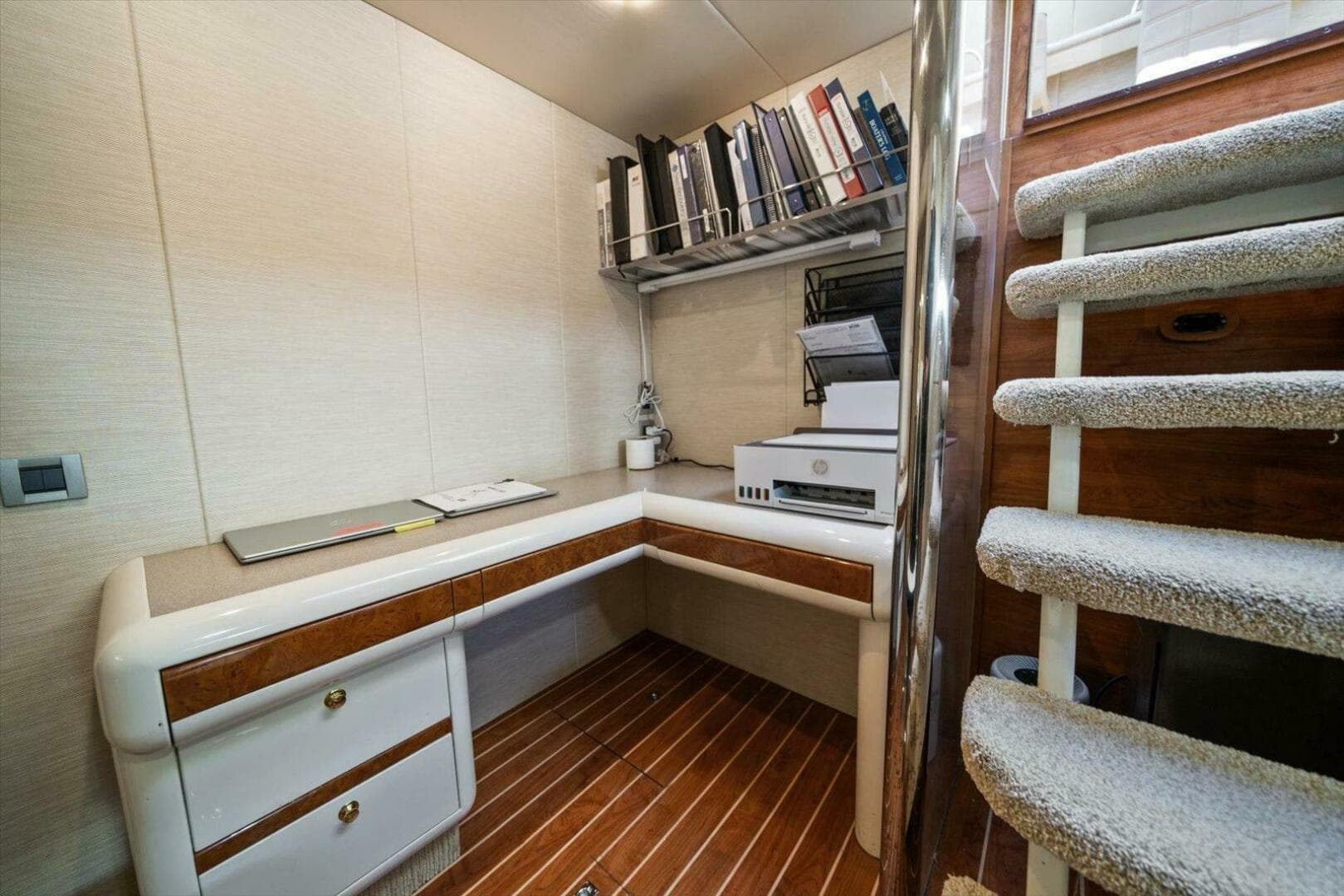 1997 Lazzara Yachts EB 76