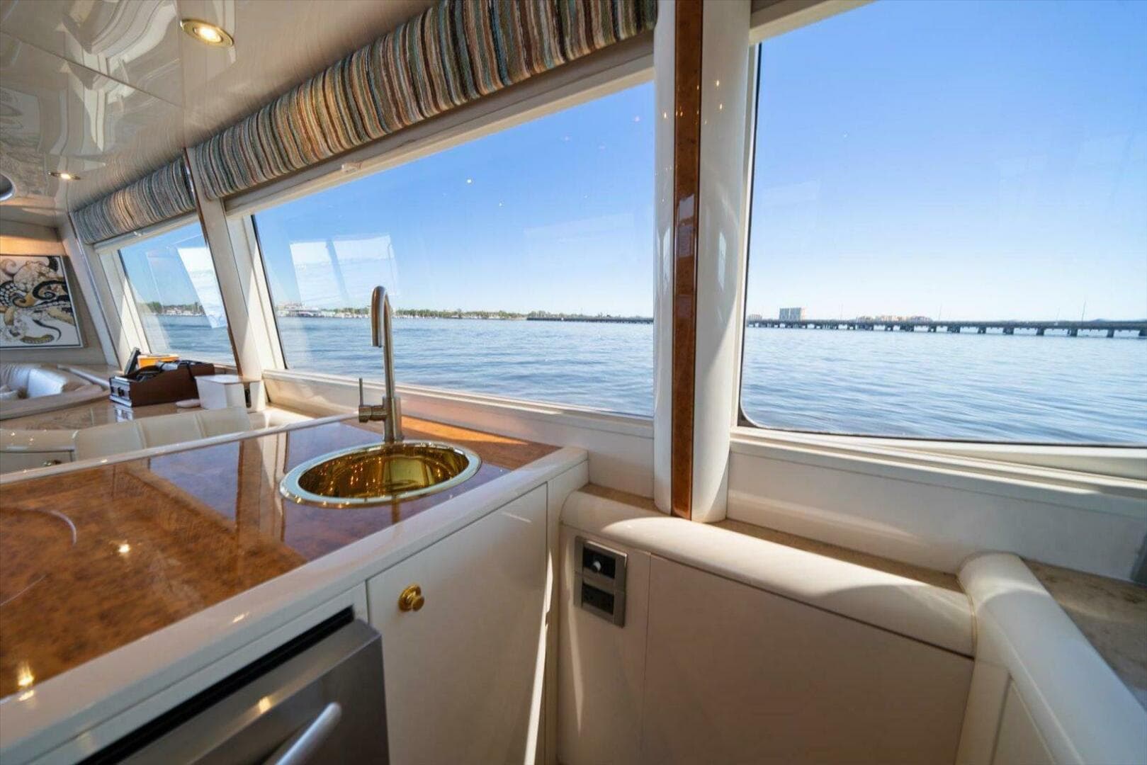 1997 Lazzara Yachts EB 76