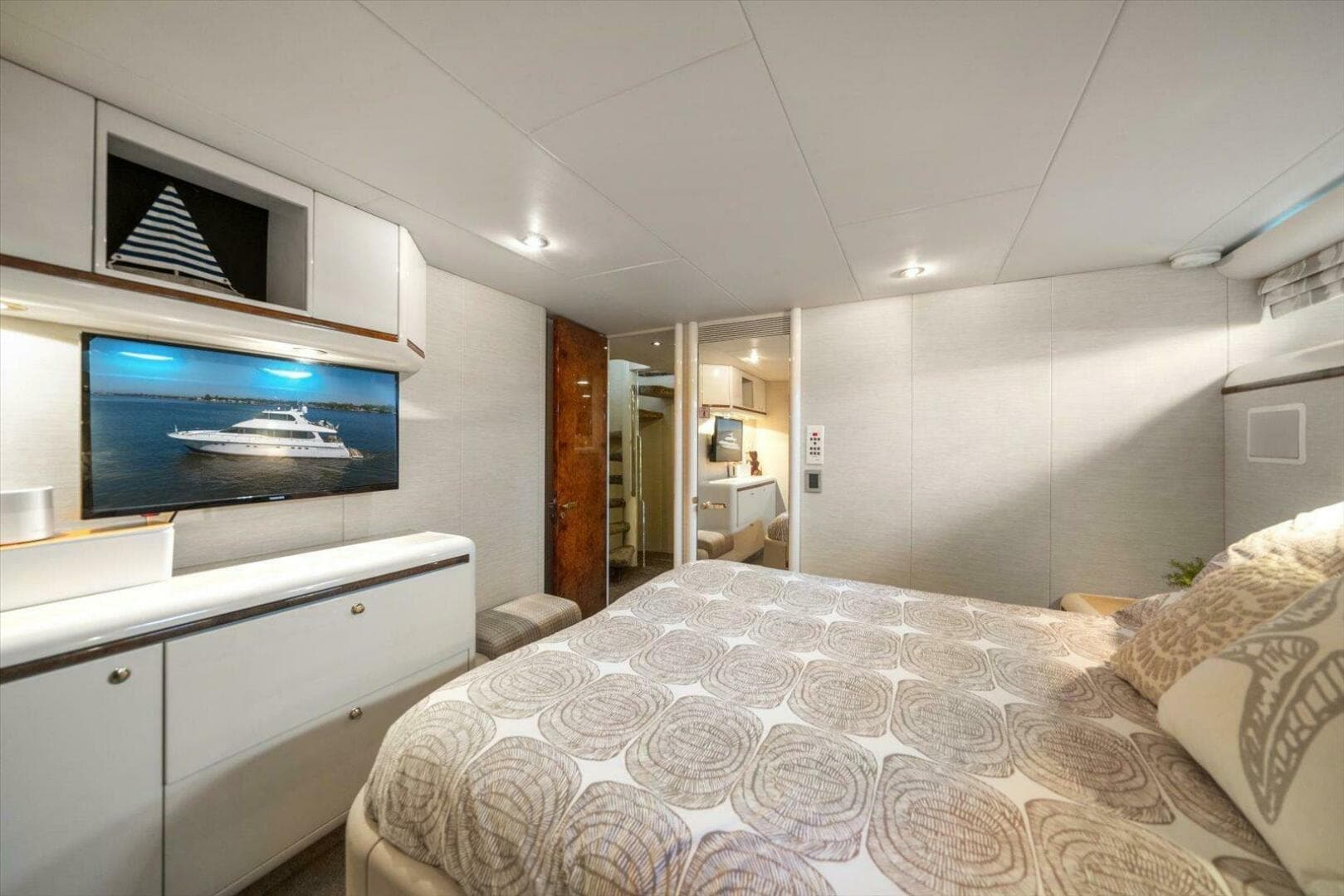 1997 Lazzara Yachts EB 76