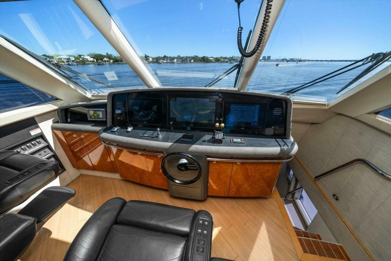 1997 Lazzara Yachts EB 76