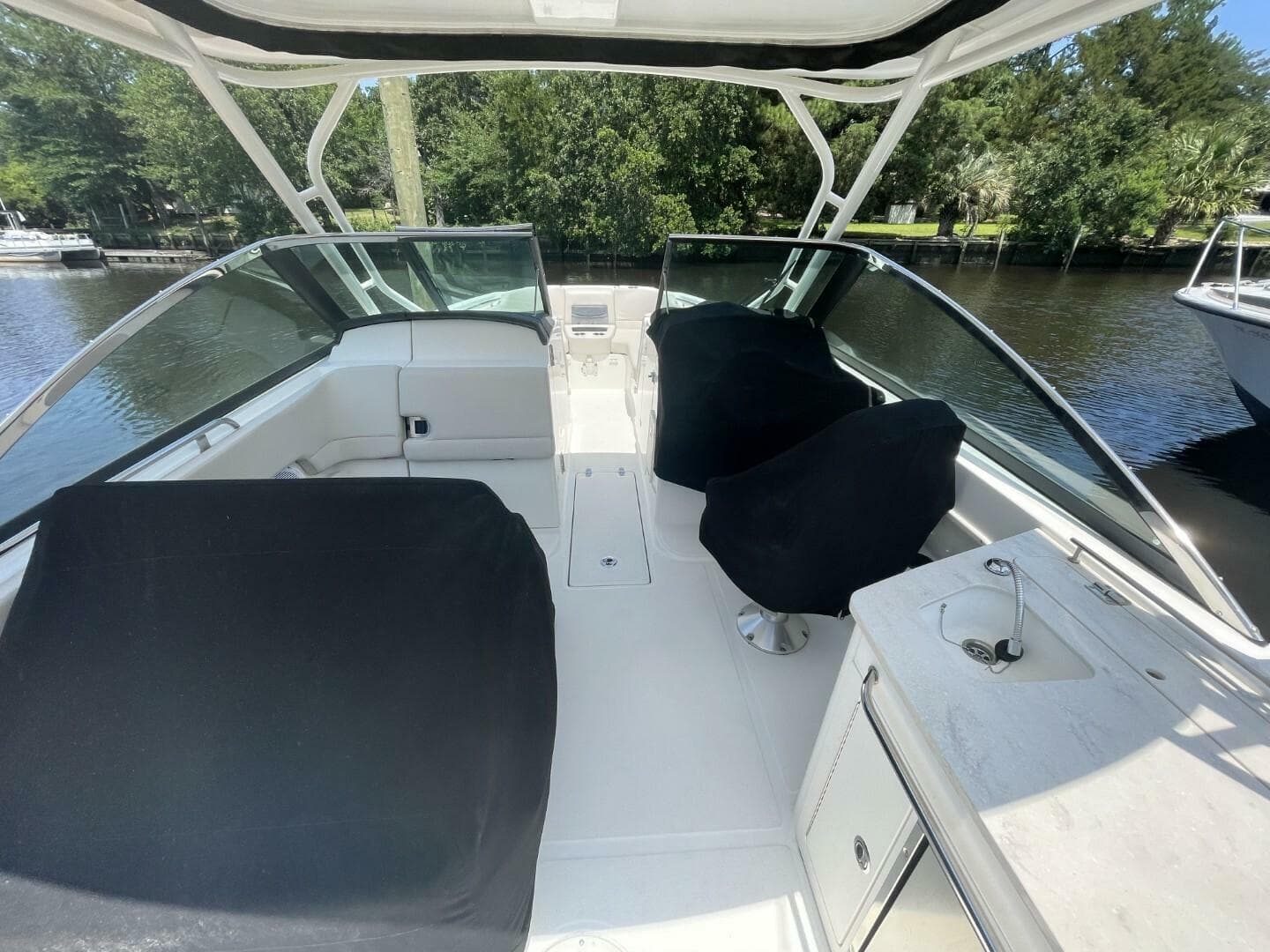2016 Boston Whaler 270 Vantage