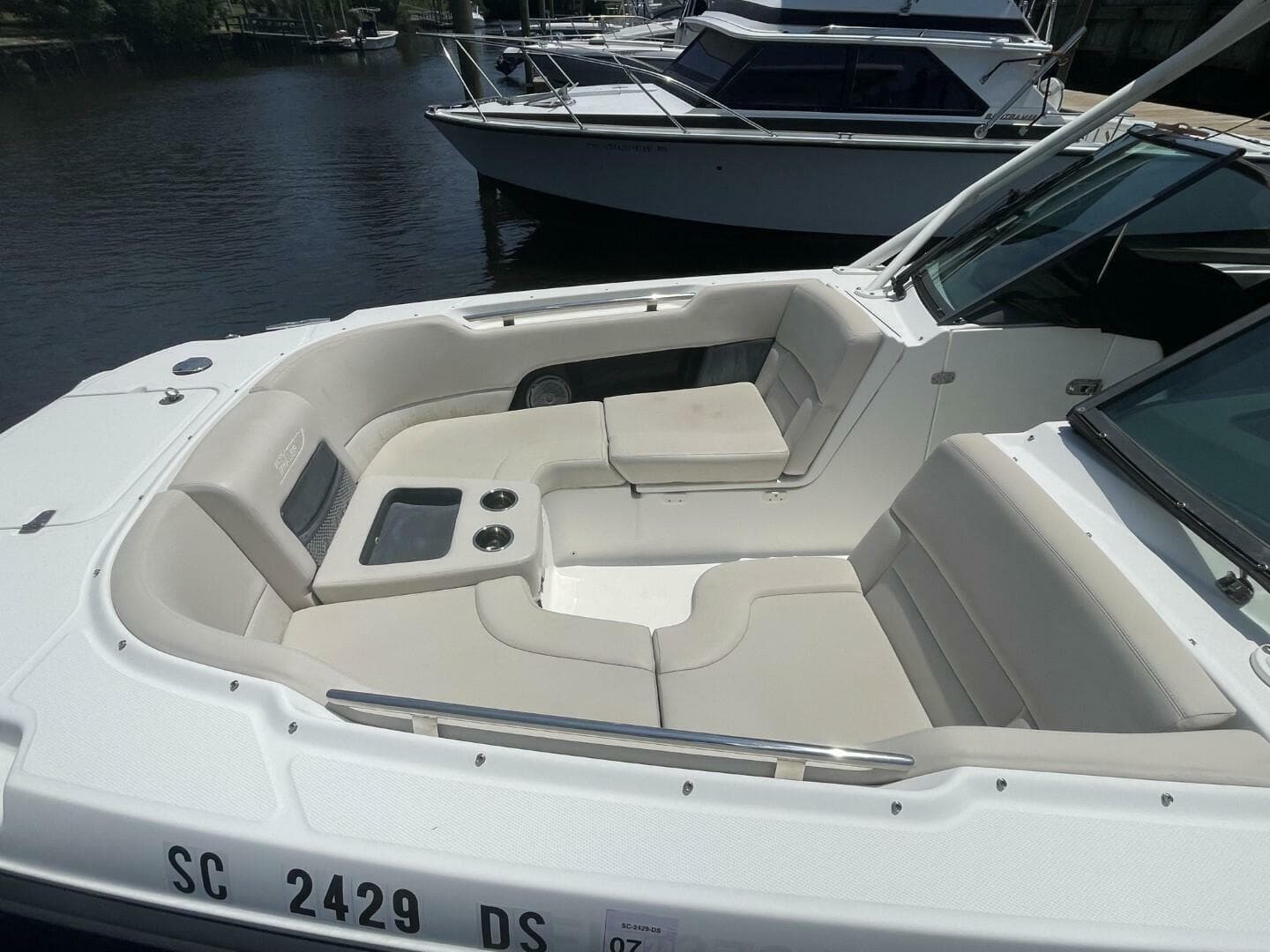 2016 Boston Whaler 270 Vantage