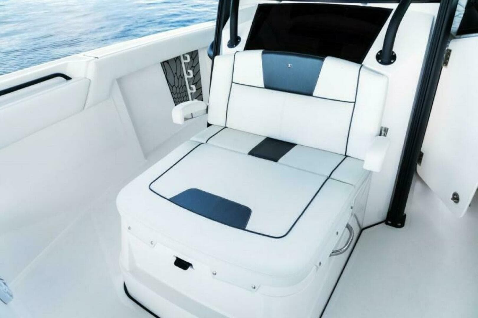 2025 Wellcraft 352 Fisherman