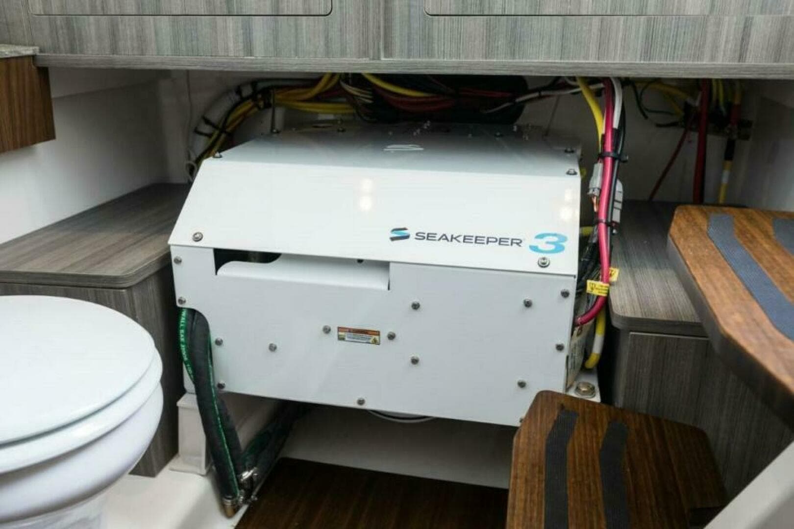 2025 Wellcraft 352 Fisherman