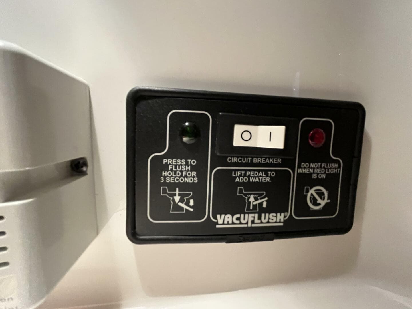 2005 Chris-Craft Corsair 28