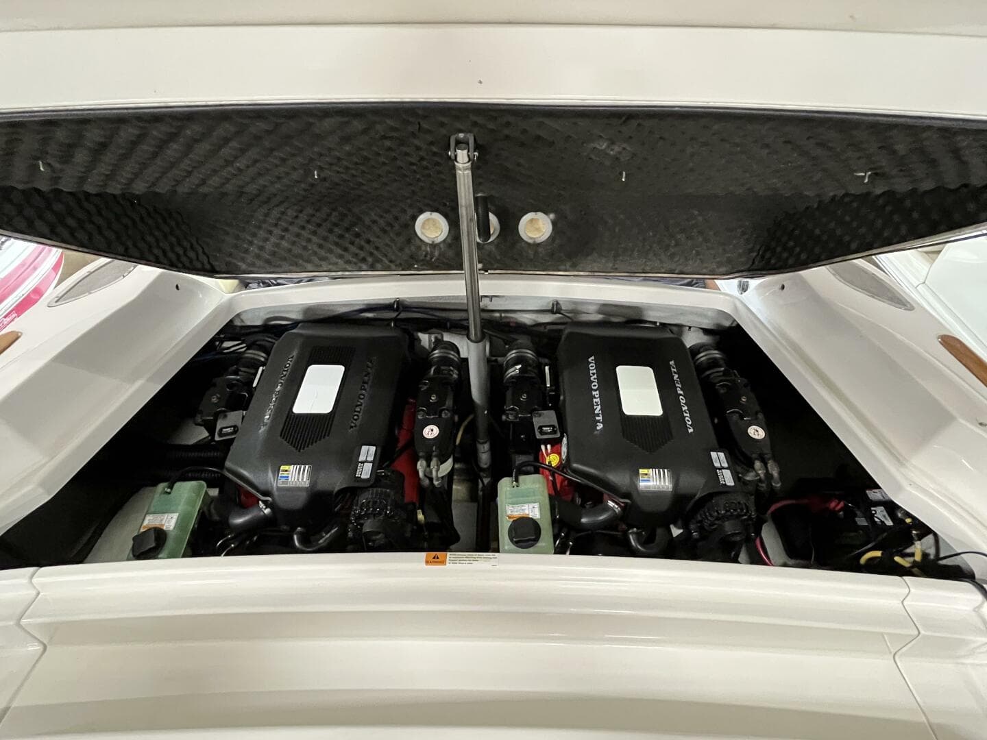 2005 Chris-Craft Corsair 28