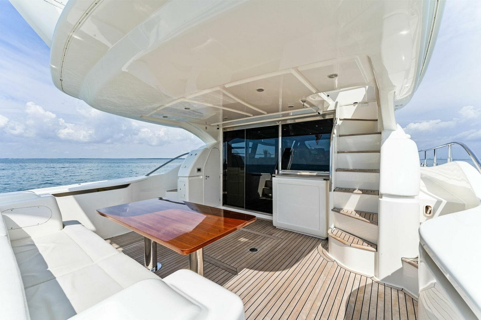 2013 Ferretti Yachts 620