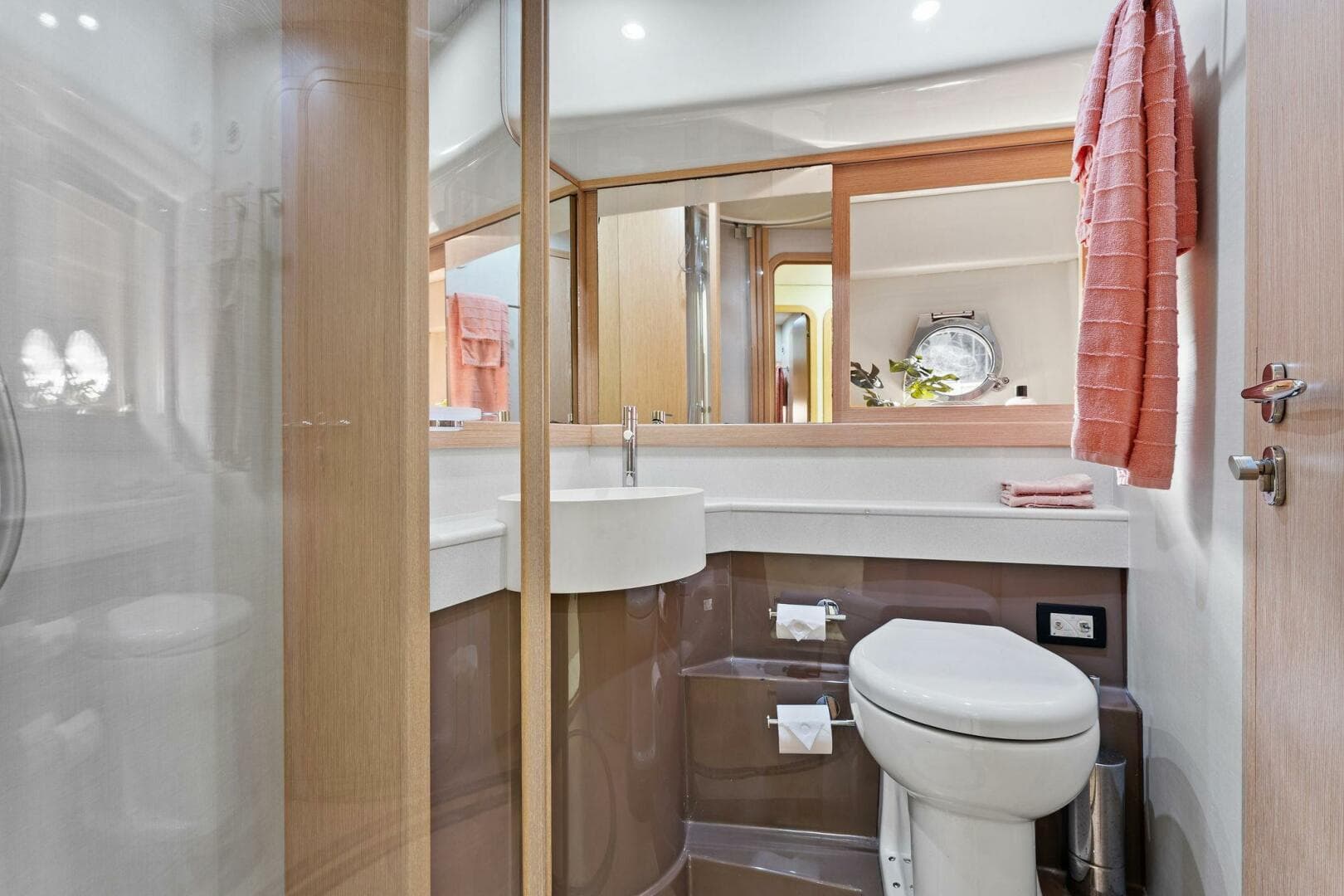 2013 Ferretti Yachts 620