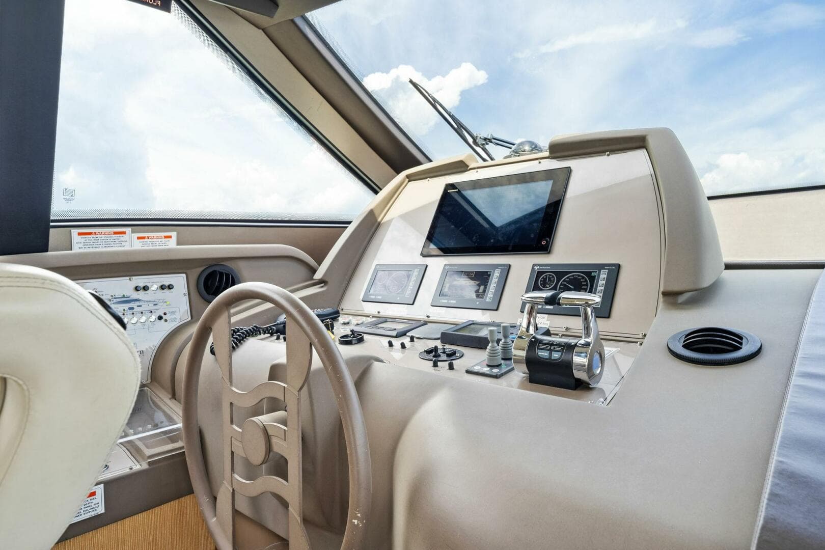 2013 Ferretti Yachts 620
