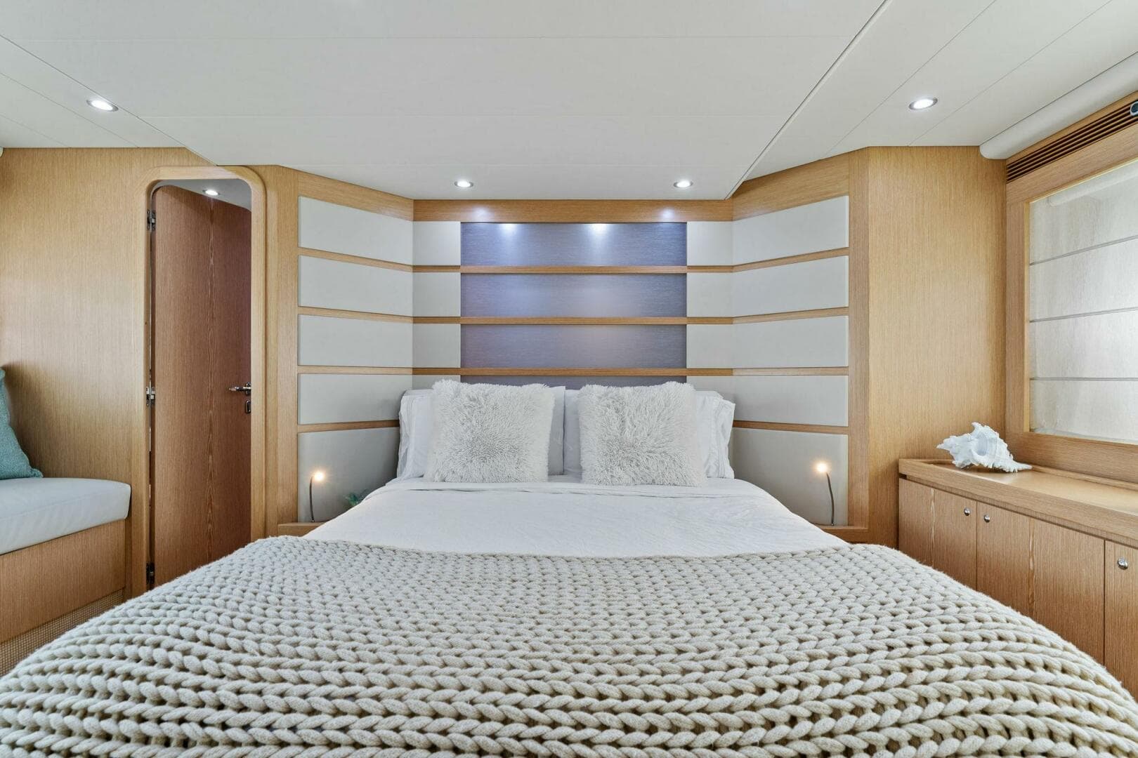 2013 Ferretti Yachts 620