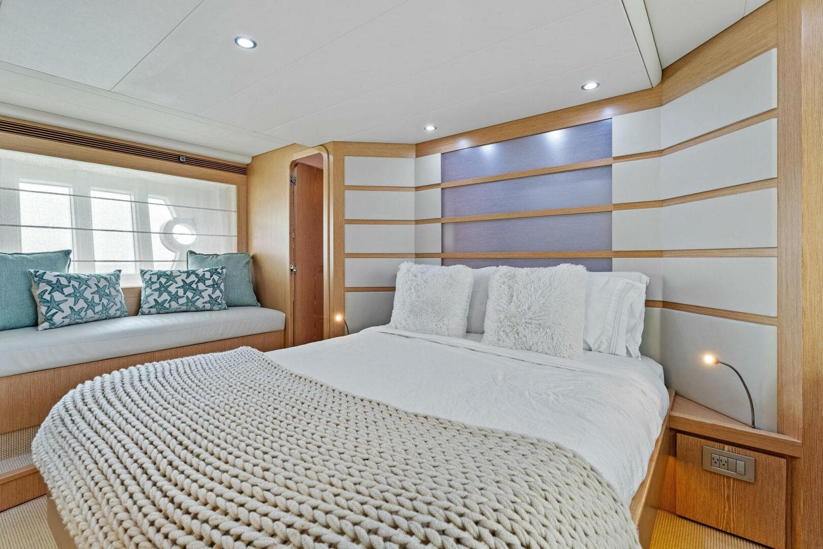 2013 Ferretti Yachts 620 Master Stateroom