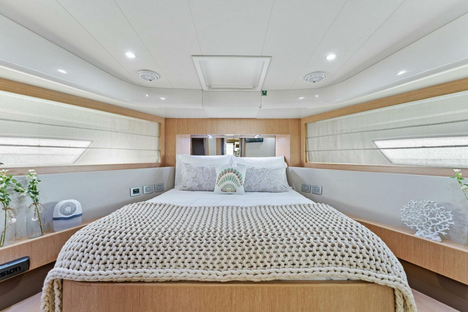 2013 Ferretti Yachts 620