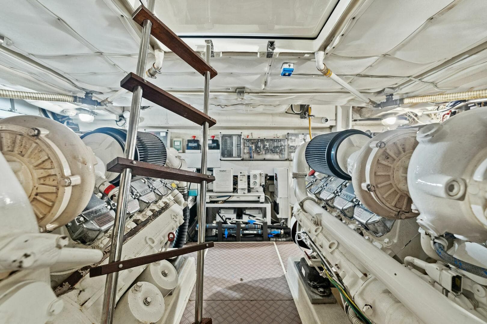 2013 Ferretti Yachts 620