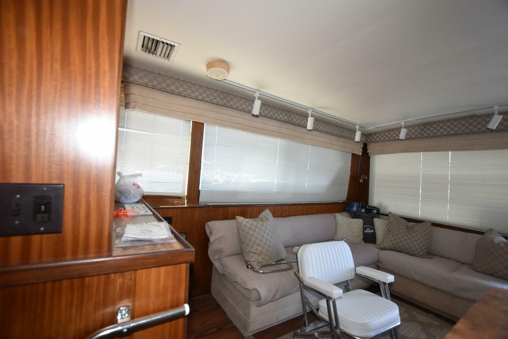 1988 Hatteras 48 Convertible