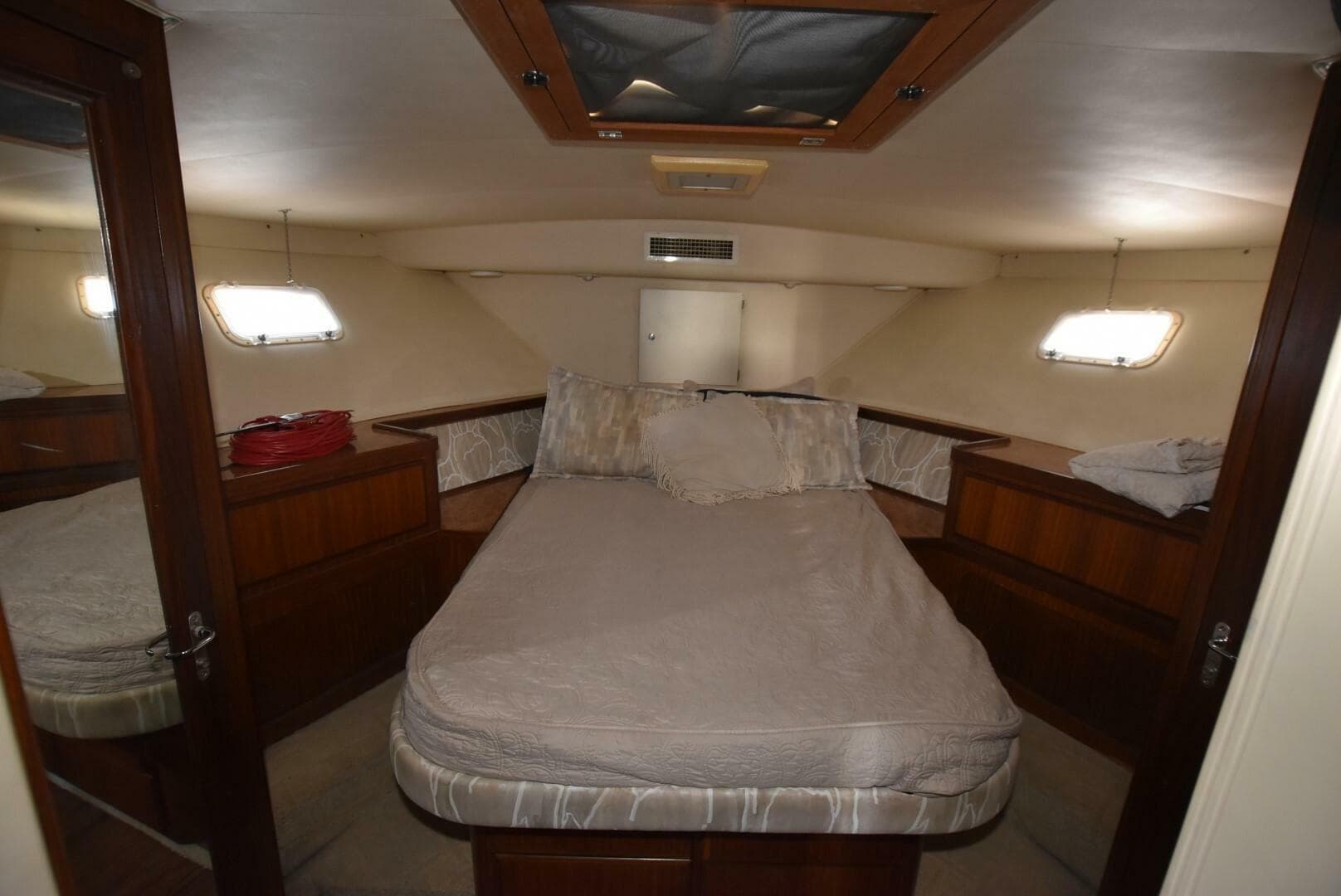 1988 Hatteras 48 Convertible