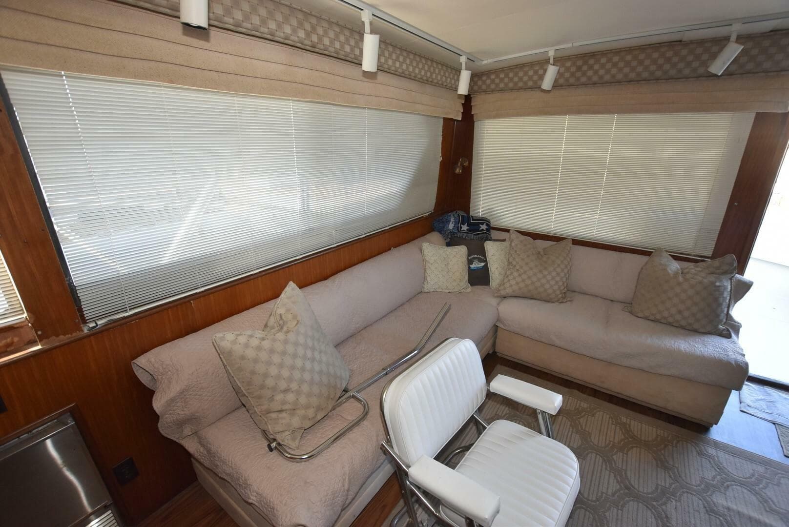 1988 Hatteras 48 Convertible