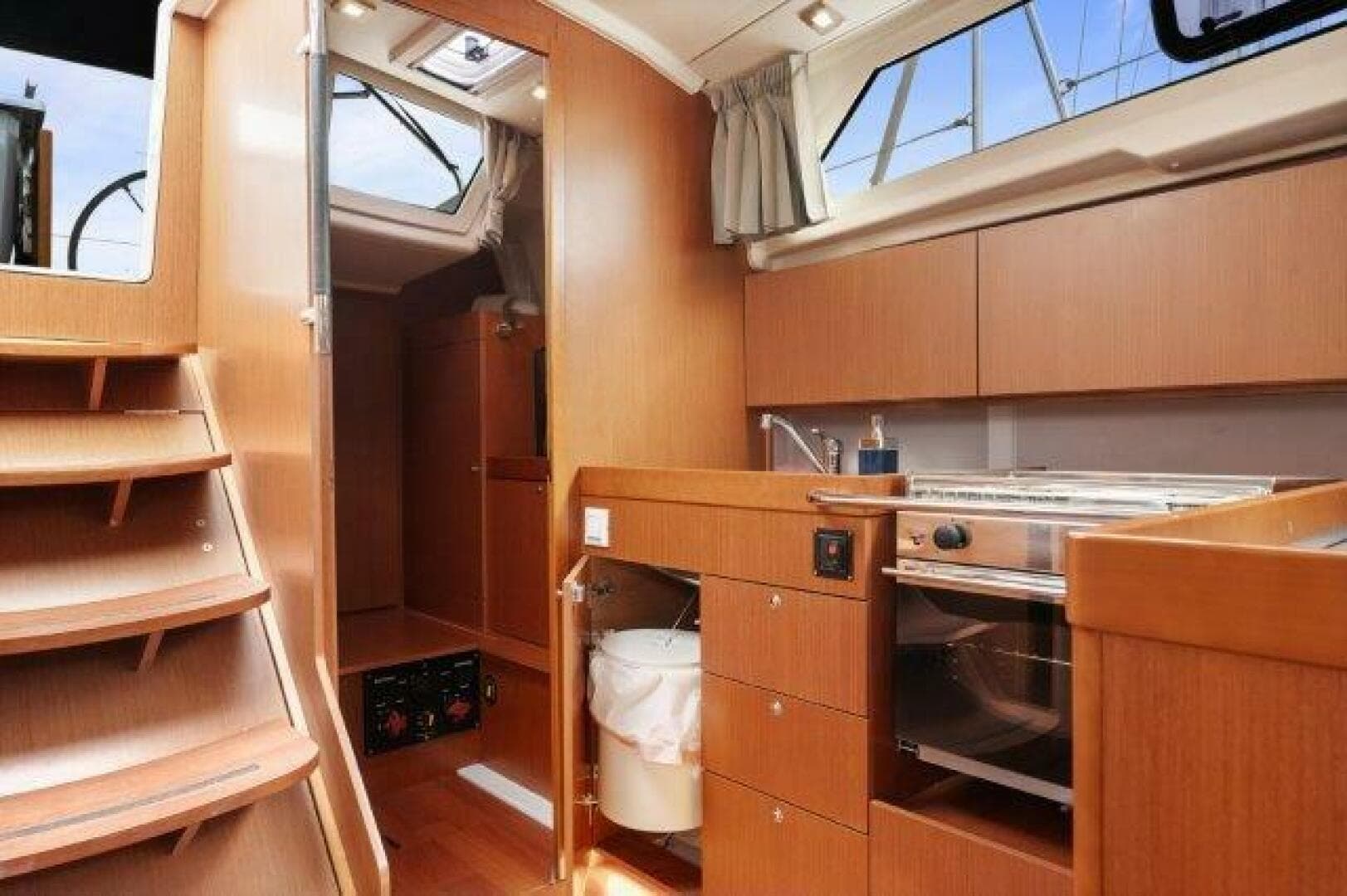 2018 Beneteau 41.1