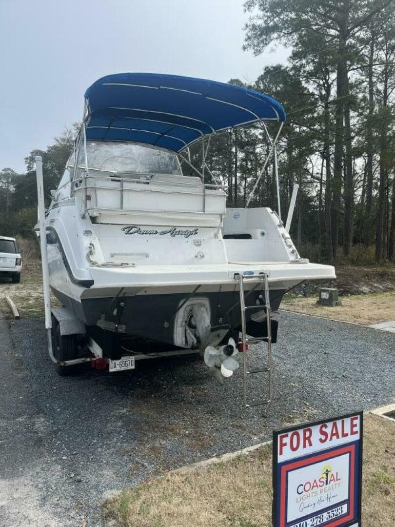 1989 Carver 2557 Montego