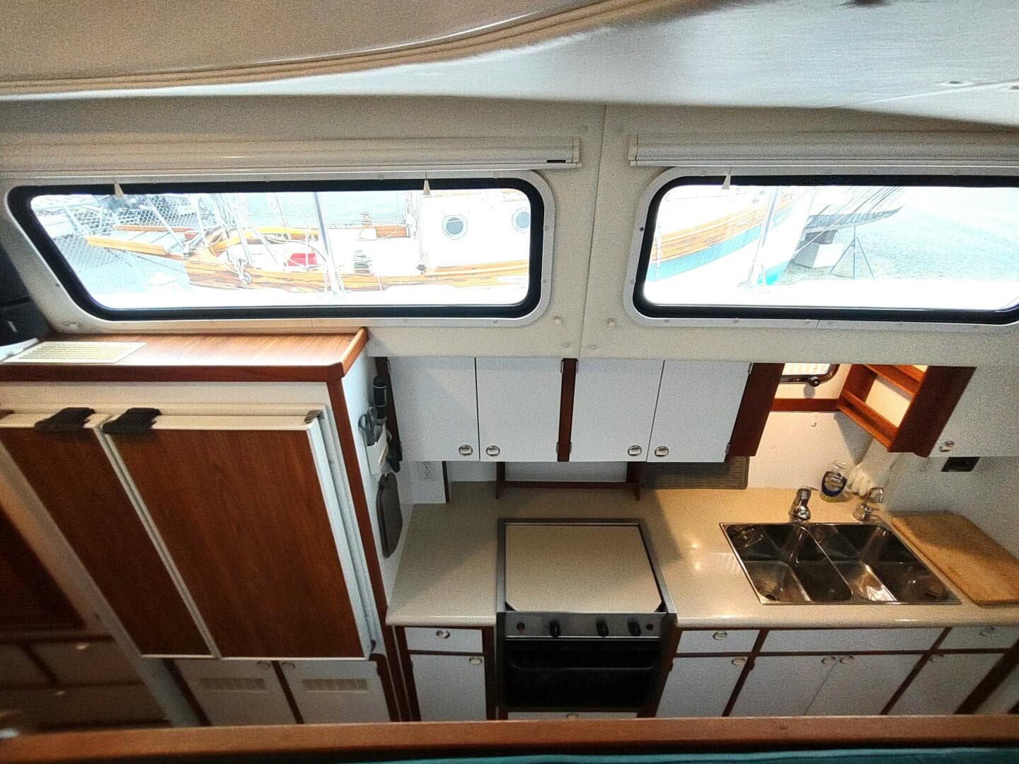 2002 Endeavour Catamaran Trawlercat 36