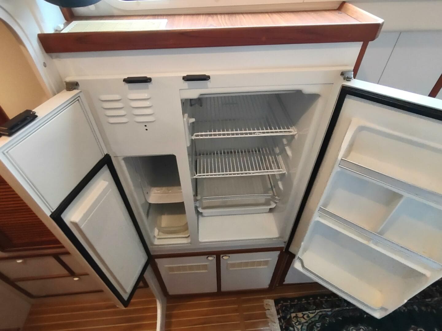 2002 Endeavour Catamaran Trawlercat 36