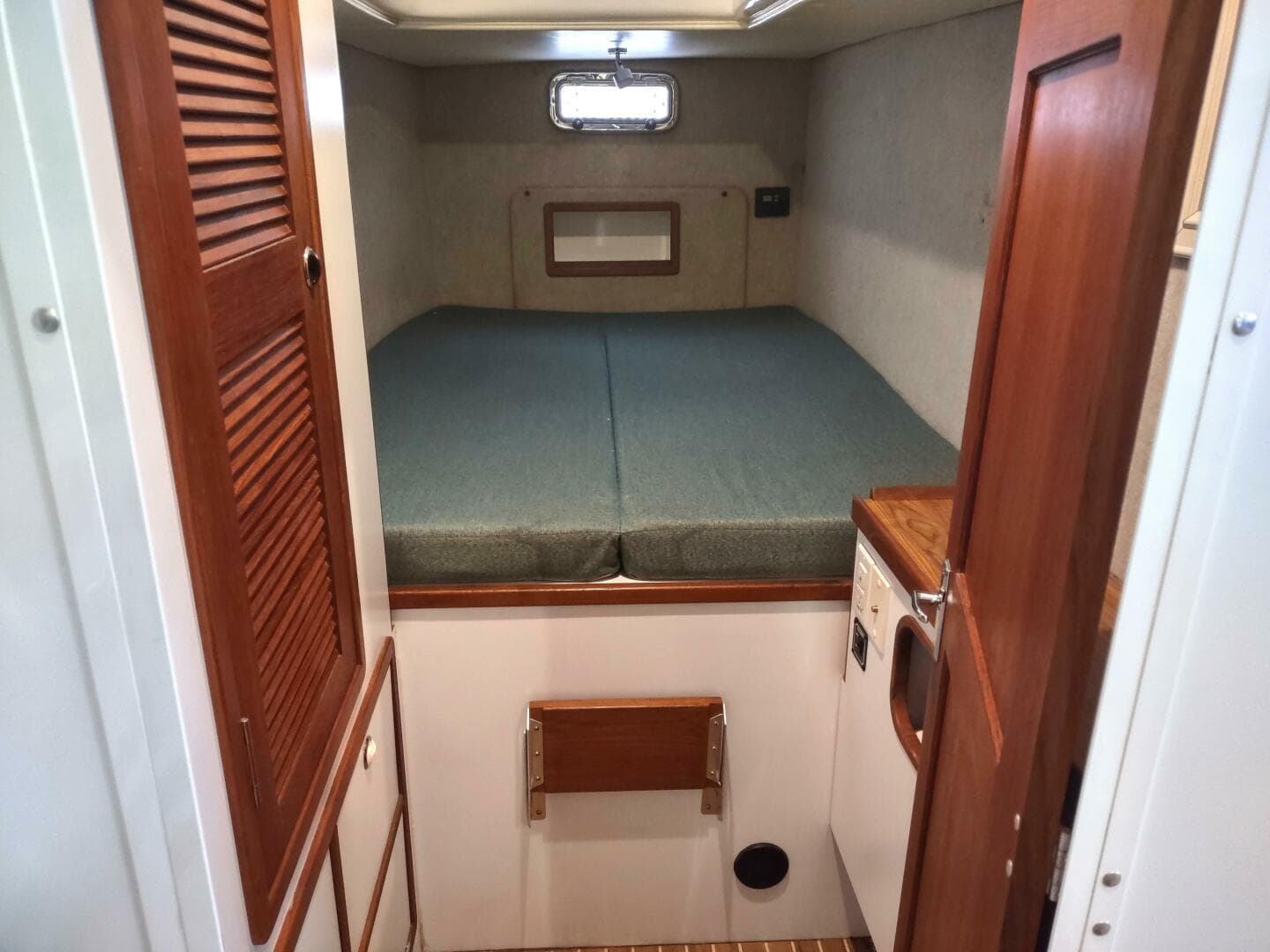 2002 Endeavour Catamaran Trawlercat 36
