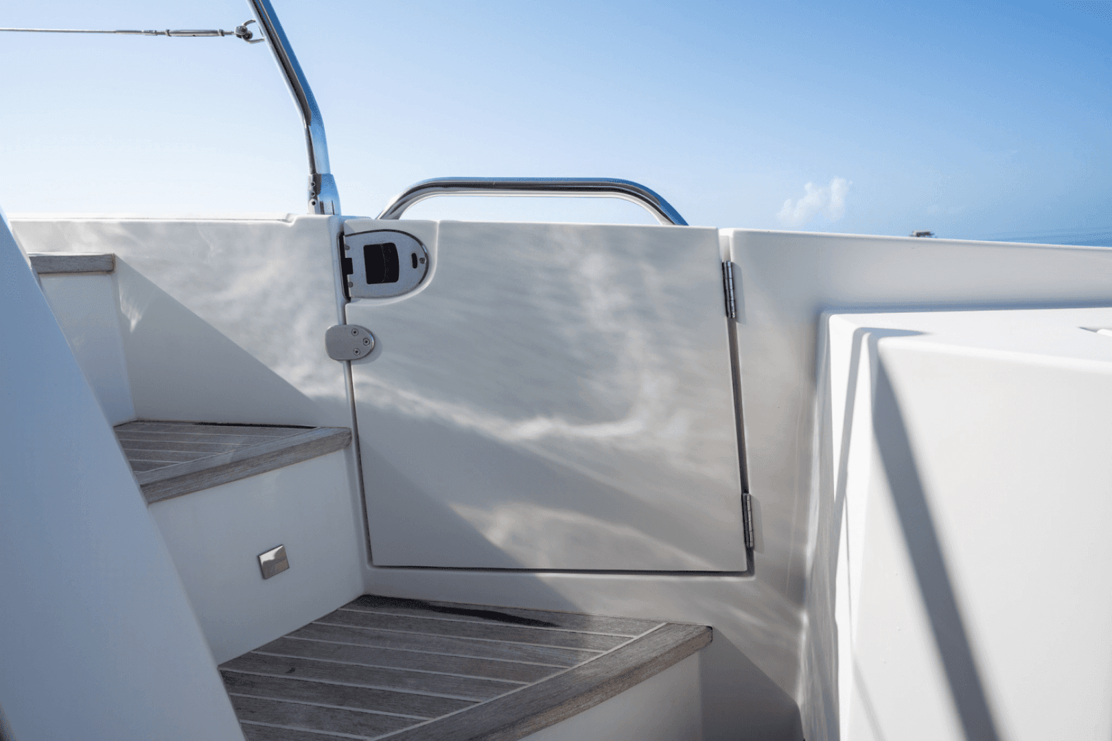 2019 Monte Carlo Yachts MC6