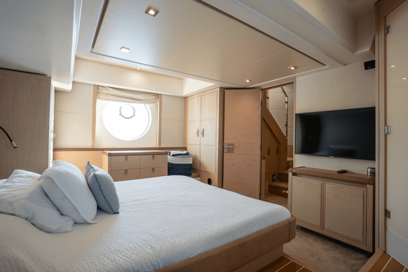 2019 Monte Carlo Yachts MC6