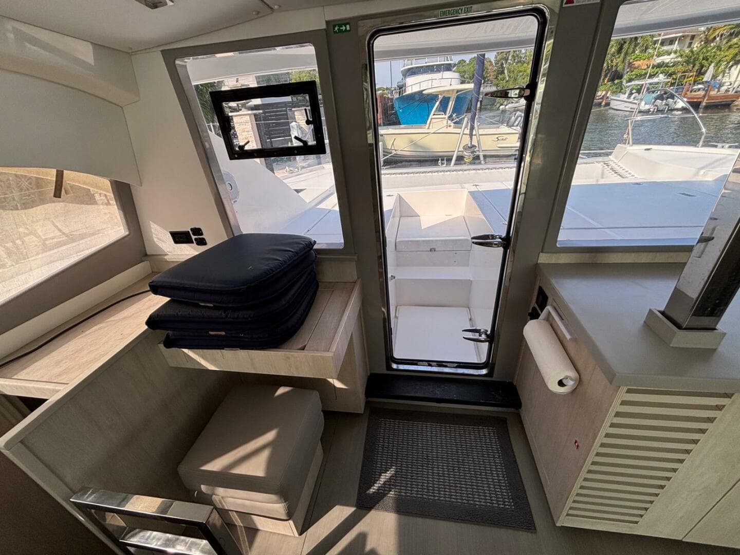 2019-leopard-40-sail-9726073-20250325073324651-1_XLARGE.jpg