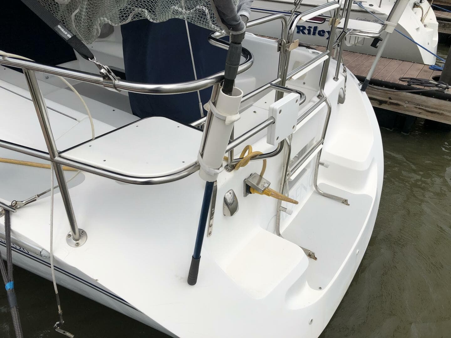 2005 Catalina 320