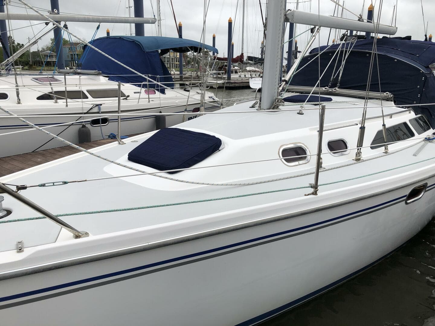 2005 Catalina 320