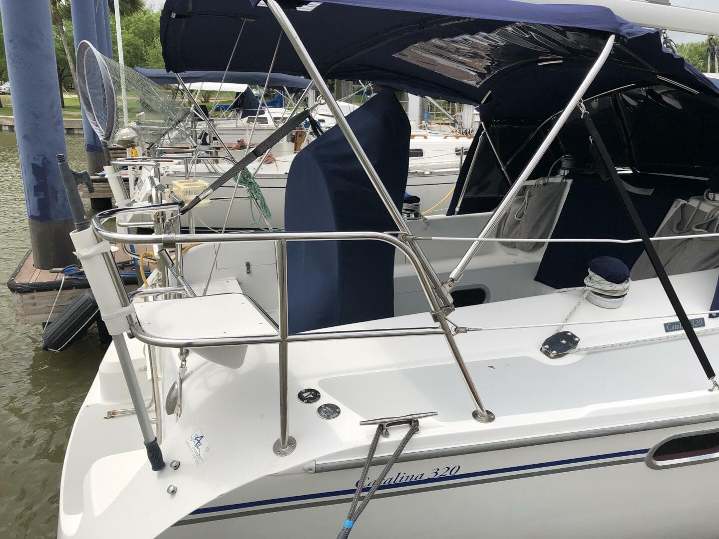 2005 Catalina 320