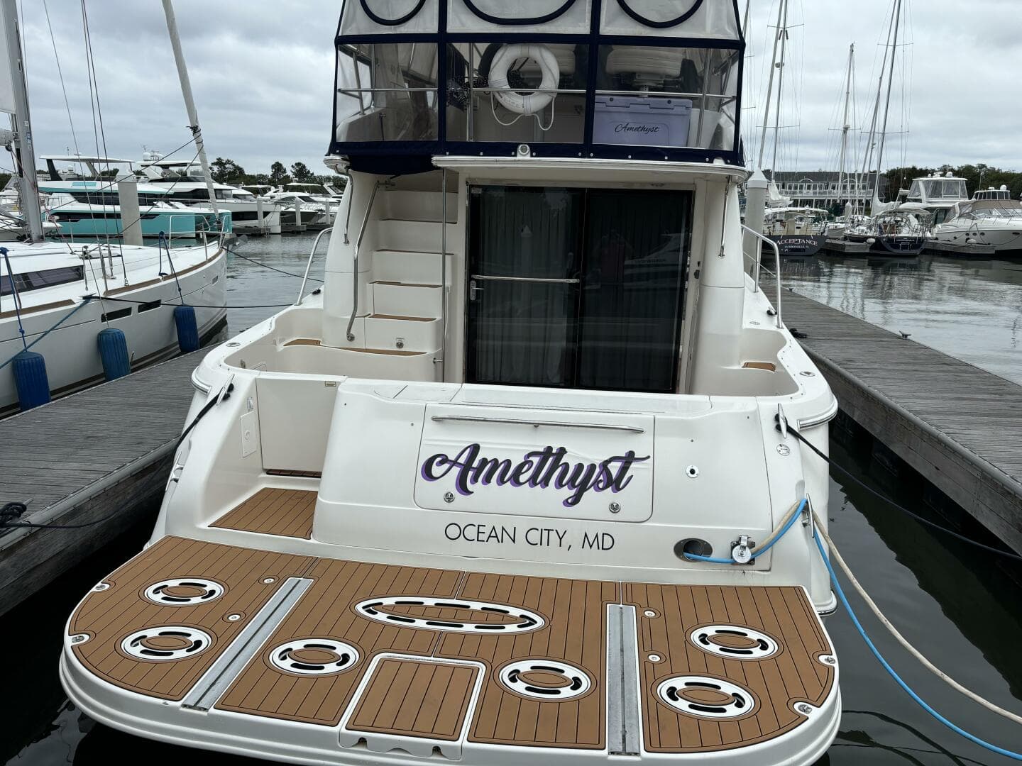 2004 Sea Ray 48 Sedan Bridge