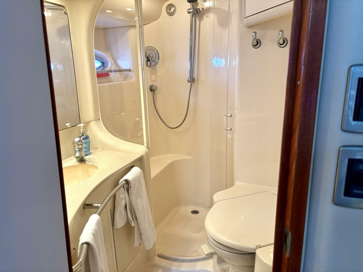 2004 Sea Ray 48 Sedan Bridge